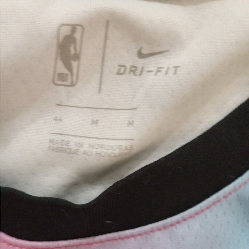 NBA Miami heat Jimmy Butler jersey - Picture 4 of 4